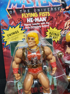 "FLYING FISTS" HE-MAN- Heroic Leader with Fist Swinging Action! Masters of the Universe RETRO PLAY (2022 MOTU) Deluxe Set Action Figure