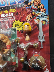 "FLYING FISTS" HE-MAN- Heroic Leader with Fist Swinging Action! Masters of the Universe RETRO PLAY (2022 MOTU) Deluxe Set Action Figure
