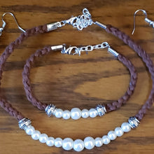 Load image into Gallery viewer, Glass Pearls &amp; Brown Leather Set. Choker, Bracelet