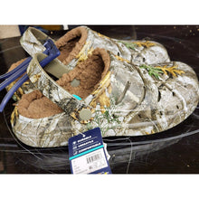 Load image into Gallery viewer, Rugged Shark Real Tree Men’s Camouflage Lined Sherpa EVA Clogs Size 7 NWT