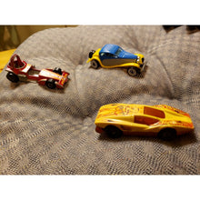 Load image into Gallery viewer, Lot Of 3 Vintage Hot Wheels Die Cast Cars. 1974, 78, 80 Bubble Gunner, More