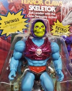 "TERROR CLAWS" SKELETOR- Evil Leader with Claw Swinging Action! Masters of the Universe RETRO PLAY (2022 MOTU) Deluxe Set Action Figure