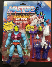 Load image into Gallery viewer, &quot;TERROR CLAWS&quot; SKELETOR- Evil Leader with Claw Swinging Action! Masters of the Universe RETRO PLAY (2022 MOTU) Deluxe Set Action Figure