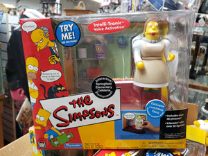 The Simpsons "Springfield Elementary Cafeteria & Exclusive Lunchlady Doris" WORLD OF SPRINGFIELD - Playset & Interactive Figure (Playmates)