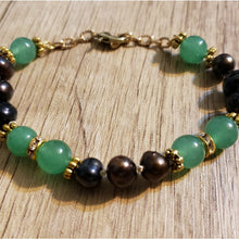 Load image into Gallery viewer, Hand Knotted Adventurine &amp; Black Pearl Bracelet. A
