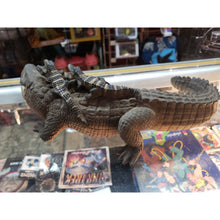 Load image into Gallery viewer, Alligator with Babies Incredible Creatures Figure Safari Ltd Reptile Toy, 2004