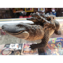 Load image into Gallery viewer, Alligator with Babies Incredible Creatures Figure Safari Ltd Reptile Toy, 2004