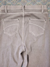 Load image into Gallery viewer, Time and Tru Stretch Denim Jeggings Back Pockets Detail