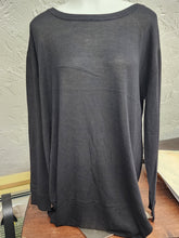 Load image into Gallery viewer, Front view on mannequin of Harve Benard black fine knit sweater size XL