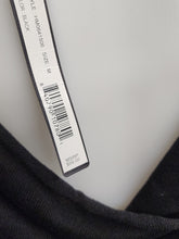 Load image into Gallery viewer, Retail barcode tag showing style HM0641506, size M, MSRP $69.00