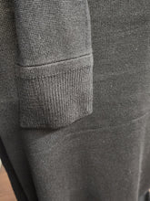 Load image into Gallery viewer, Close-up detail of ribbed sleeve cuff