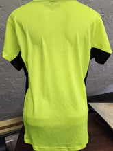Load image into Gallery viewer, Back view on mannequin size L