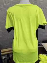 Load image into Gallery viewer, Back view on mannequin size XL