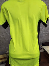 Load image into Gallery viewer, Back view on mannequin size M
