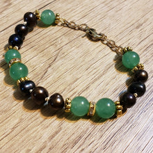 Load image into Gallery viewer, Hand Knotted Adventurine &amp; Black Pearl Bracelet. A