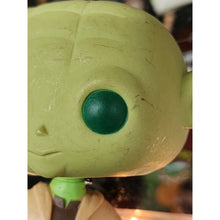 Load image into Gallery viewer, FUNKO POP Star Wars Yoda OOB