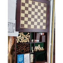Load image into Gallery viewer, MOHEGAN SUN 5 in 1 Wood Game Set, Great Condition. Collectible High Roller Gift