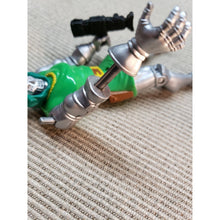 Load image into Gallery viewer, 1994 Toy Biz Marvel Fantastic Four Dr. Doom Action Figure W Extending Arm