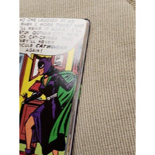 Load image into Gallery viewer, Catwoman : The Life and Times of a Female Fatale by Suzan Colon (2003 DC)