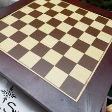 Load image into Gallery viewer, MOHEGAN SUN 5 in 1 Wood Game Set, Great Condition. Collectible High Roller Gift