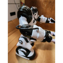 Load image into Gallery viewer, WowWee 14" RoboSapien Humanoid Radio Control Robot 2004 "NO REMOTE"