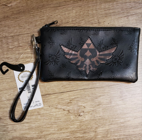 BIOWORLD Official NINTENDO (NES) Legend of Zelda Clutch, Hyrule/Triforce Zipper Wallet