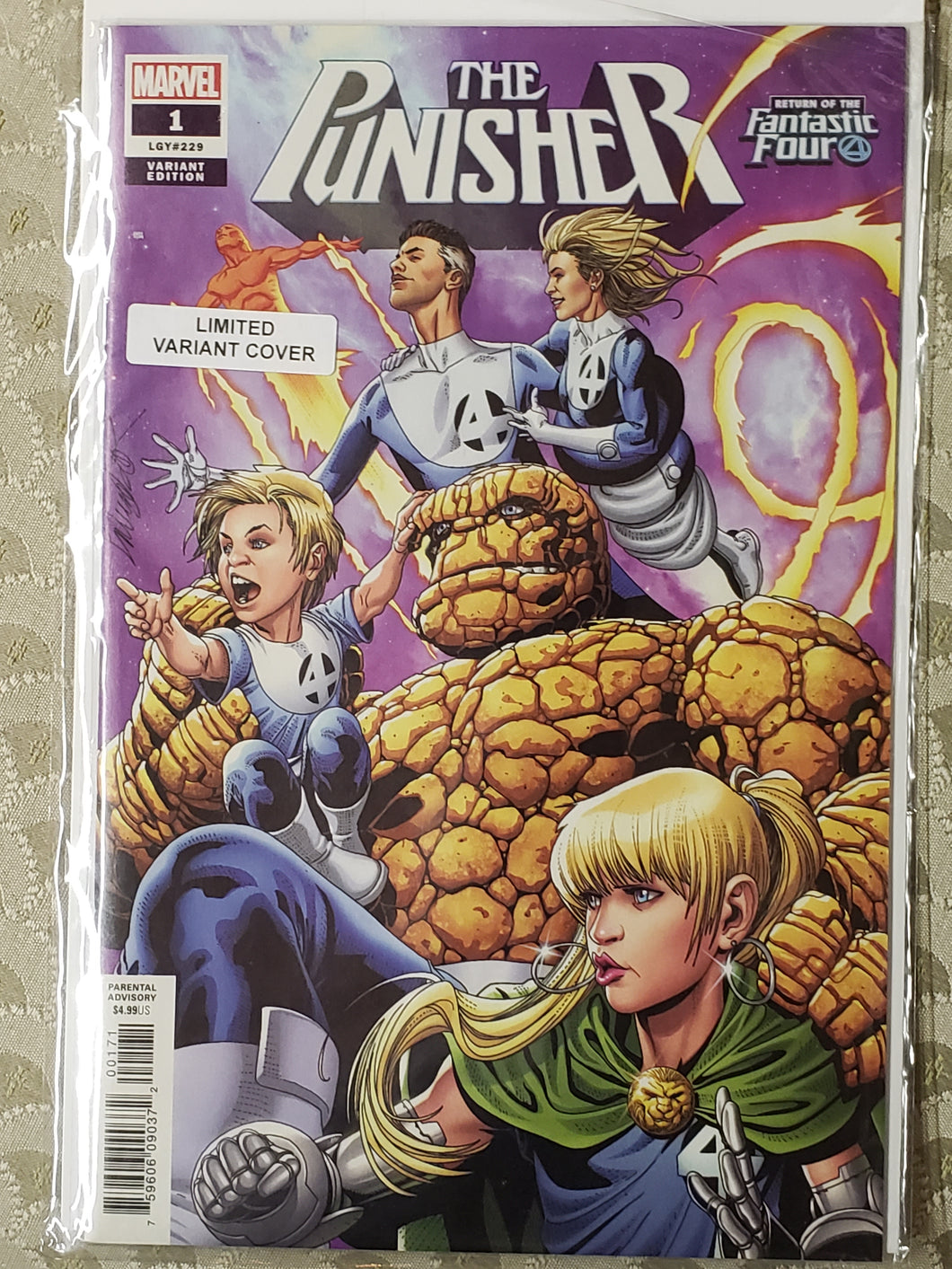 THE PUNISHER #1 LGY#229, Fantastic Four Returns Variant Cover (2018, MARVEL COMICS) F/VF to NM