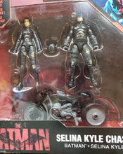 Load image into Gallery viewer, DC Comics &quot;The Batman&quot; Spin Masters 4&quot; Selina Kyle Chase CATWOMAN &amp; BATMAN Exclusive Action Figures